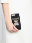Чехол для IPhone Xs с узором Moschino  –  МодельОбщийВид