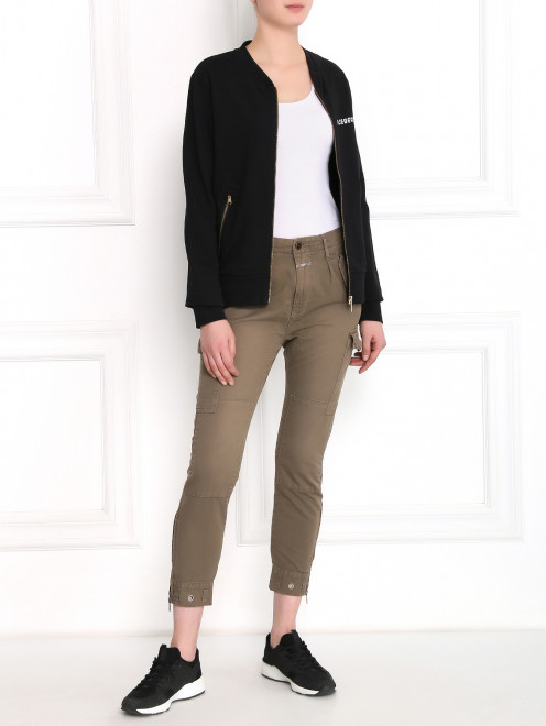 Укороченные брюки из хлопка с боковыми накладными карманами CLOSED - Модель Общий вид