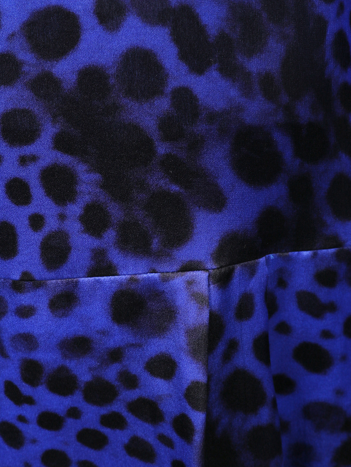 Платье-футляр из шелка с узором Strenesse  –  Деталь  – Цвет:  Узор